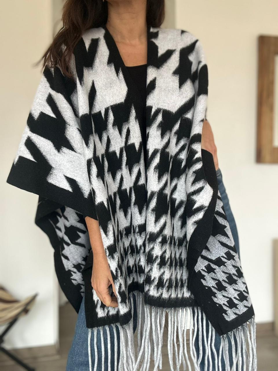 RUANA PONCHO ZARAGOZA BLANCO