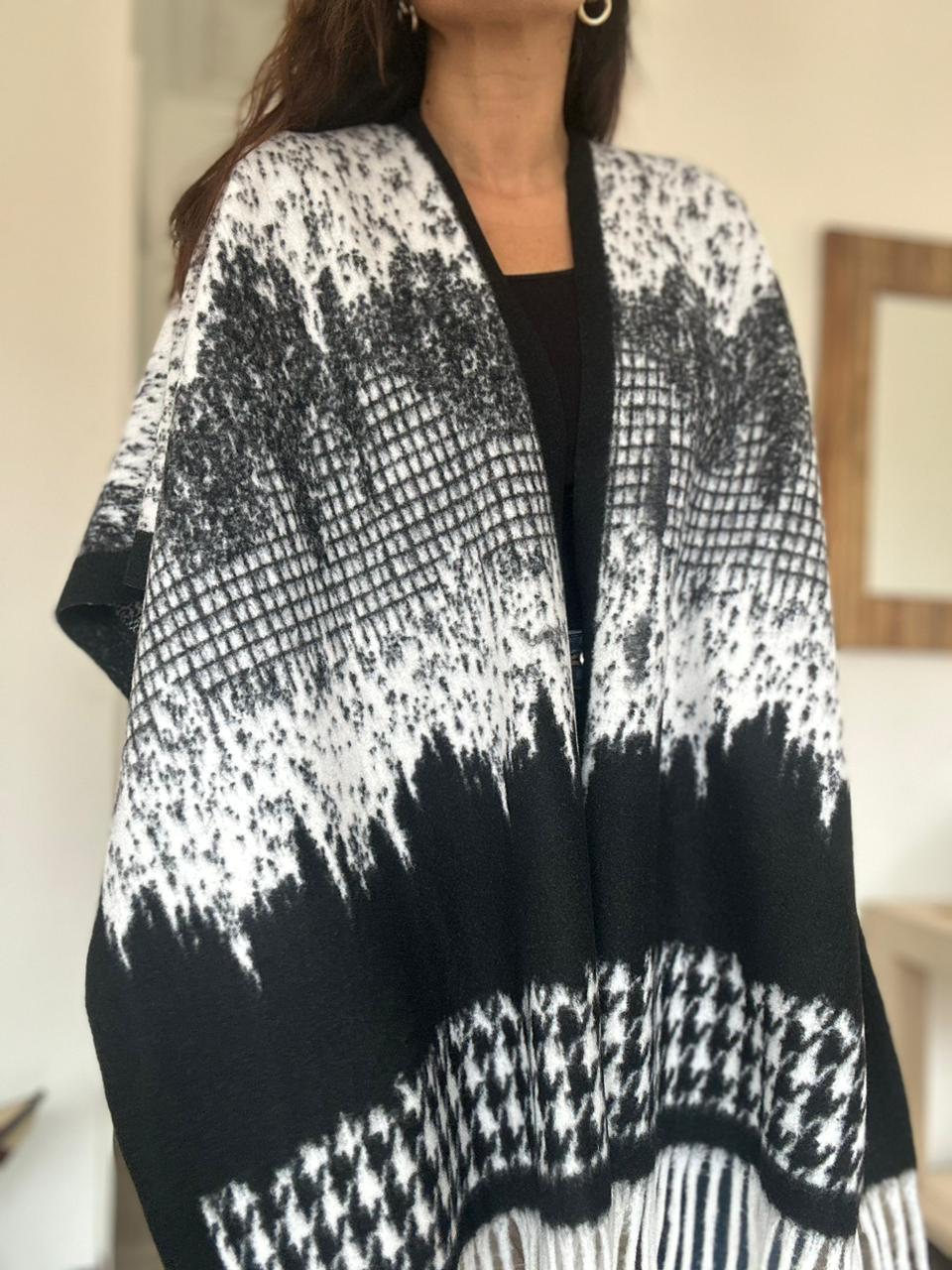 RUANA PONCHO VICTORIA BLANCO