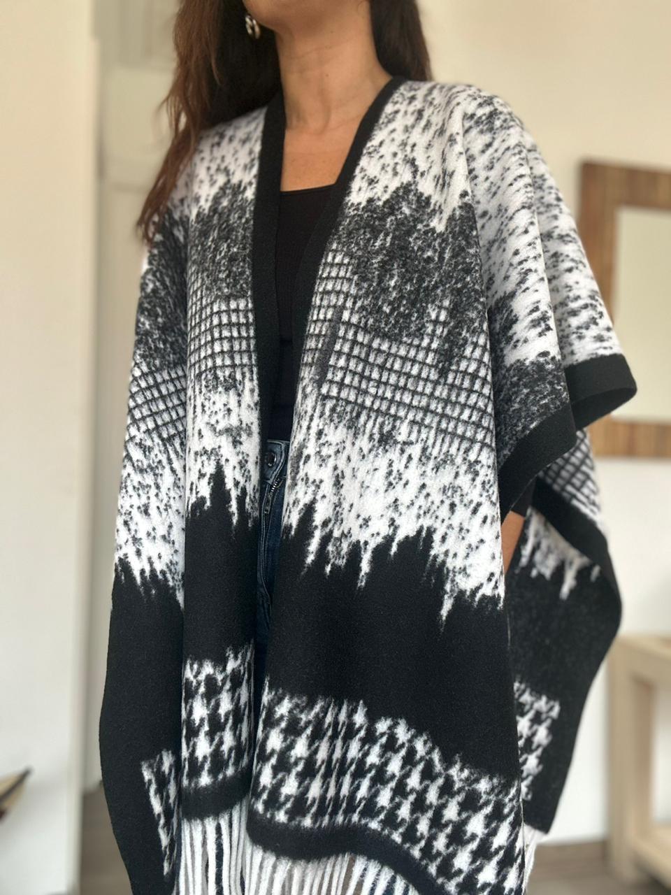 RUANA PONCHO VICTORIA BLANCO