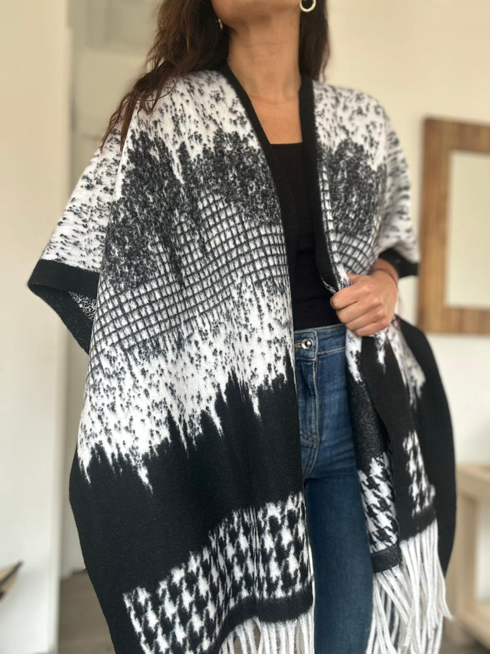 RUANA PONCHO VICTORIA BLANCO